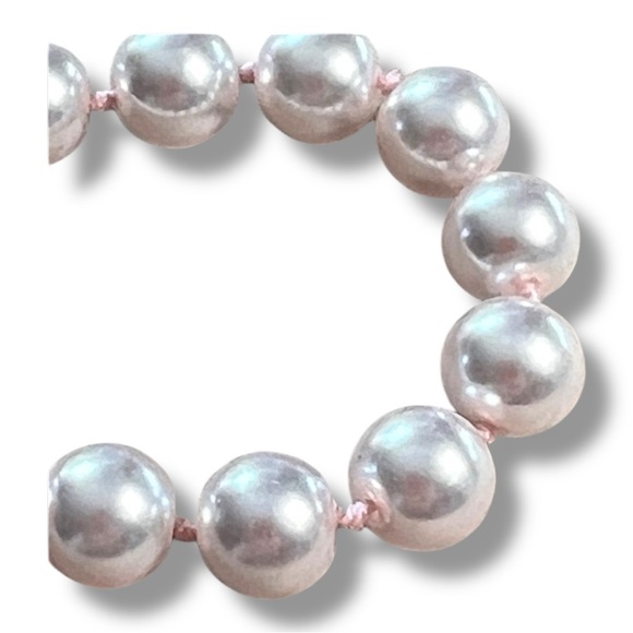 ICING light light barely pink string of faux pearl necklace 8-10” - Picture 6 of 10